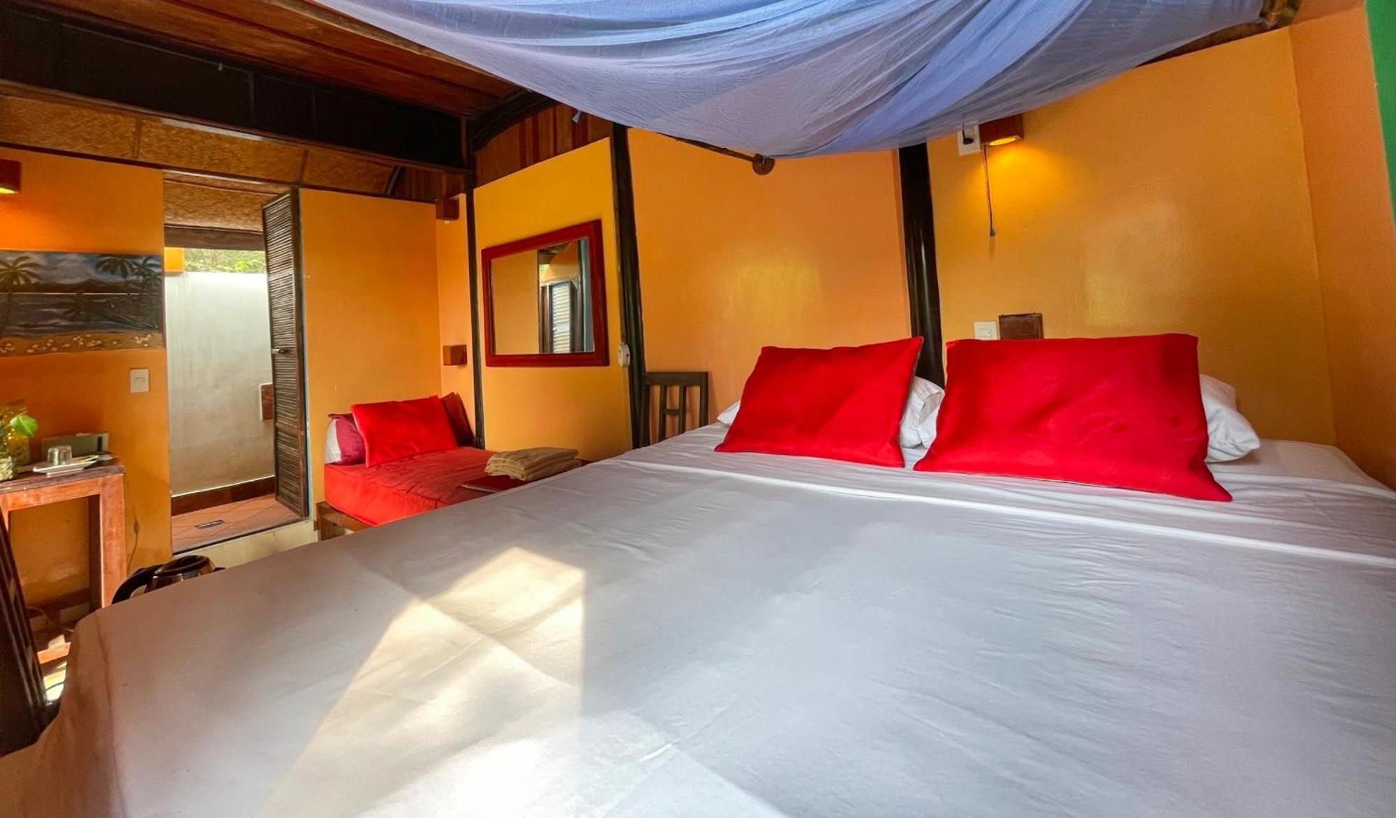 Villa Louise Hue Beach Boutique Hotel Værelse billede